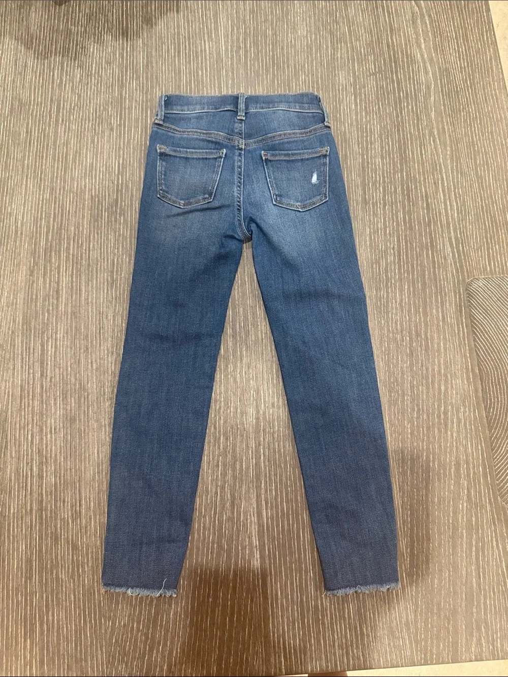 Like new Old Navy size 7 ballerina  Medium Blue Ripped Skinny Jeans